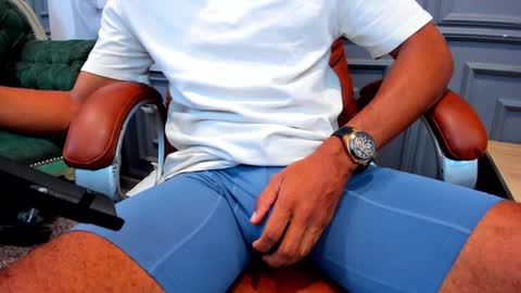                                 Help me reach 100 likes online show from December 2024 08:48:01 PM