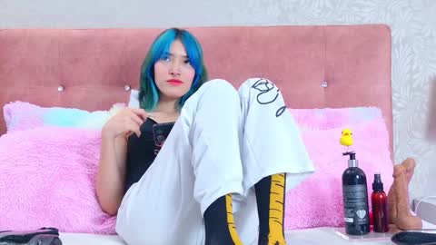 Allicia online show from September 2025 07:17:02 PM