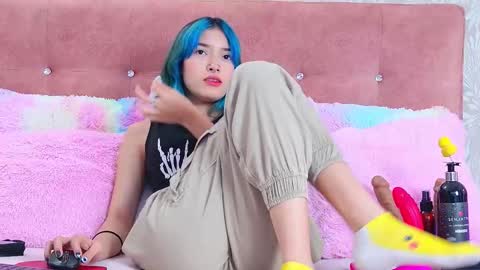 Allicia online show from September 2025 07:28:02 PM