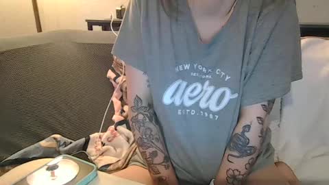 Snapshot of alliebearx chatting on June 2026 03:25:01 AM alliebearx online show from June 2026 03:25:01 AM