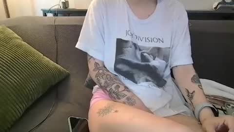 Snapshot of alliebearx chatting on July 2026 04:42:02 PM alliebearx online show from July 2026 04:42:02 PM
