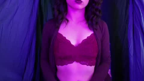 Snapshot of alliebells1 chatting on February 2025 07:52:02 PM alliebells1 online show from February 2025 07:52:02 PM