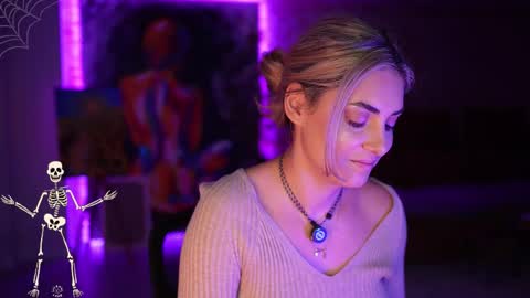 Allie online show from October 2025 05:22:02 AM