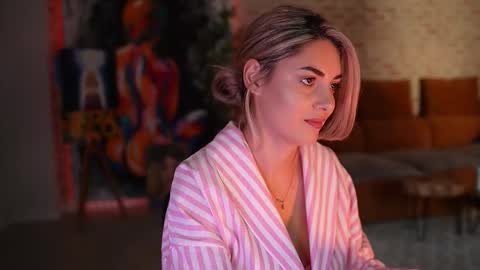 Allie online show from October 2025 06:15:01 AM