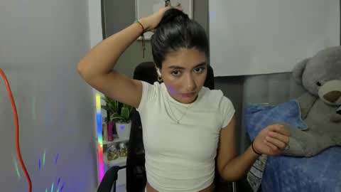 Nana online show from November 2025 04:32:02 AM