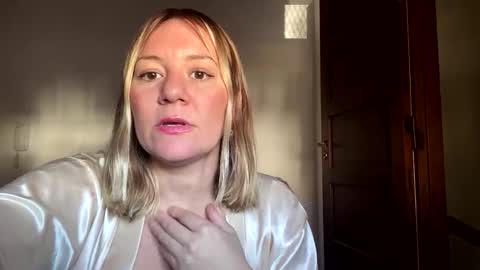 allisonlove2 online show from May 2026 07:22:01 PM