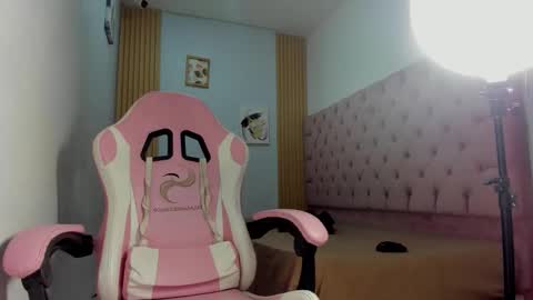 alluringangel01 online show from November 2025 03:19:01 AM