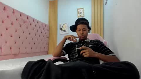 alluringangel01 online show from November 2025 03:05:02 AM