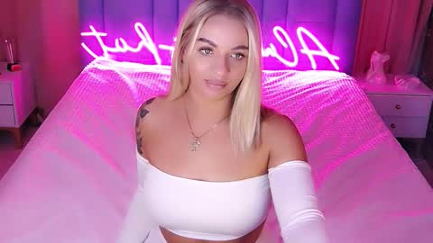 AlwaysHot online show from November 2025 02:44:02 AM