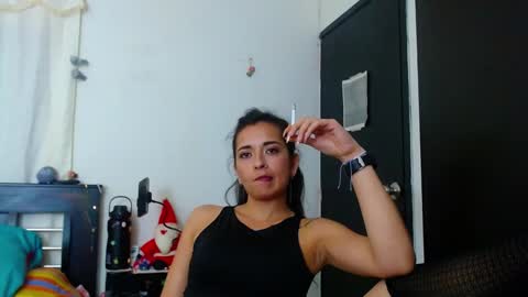 Snapshot of allyson_collins_ chatting on December 2024 04:04:02 AM Allyson collins online show from December 2024 04:04:02 AM