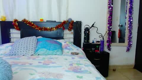 Snapshot of allyson_collins_ chatting on January 2025 04:19:01 AM Allyson collins online show from January 2025 04:19:01 AM