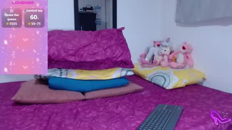 Allysonstonnes online show from November 2025 01:05:01 AM