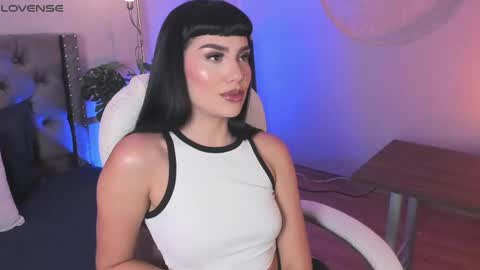 Mia online show from April 2026 02:31:01 PM