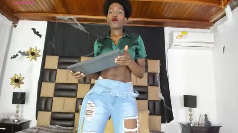 Snapshot of almasaennz chatting on November 2025 07:15:02 PM online show from November 2025 07:15:02 PM