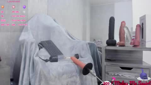 Snapshot of almazz_ chatting on November 2025 08:18:02 PM Santy online show from November 2025 08:18:02 PM