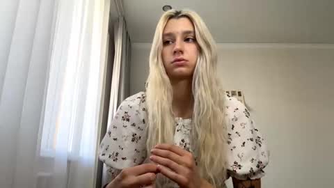 Arina online show from September 2025 11:10:02 AM