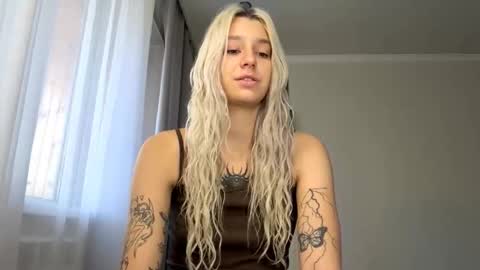 Arina online show from September 2025 07:44:02 AM