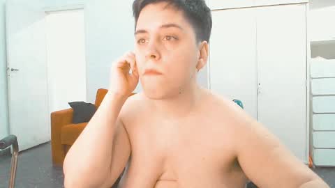 Snapshot of almondonwheels chatting on March 2025 02:47:02 AM Almond online show from March 2025 02:47:02 AM