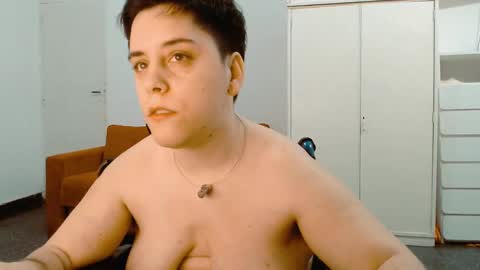 Snapshot of almondonwheels chatting on March 2025 04:17:02 AM Almond online show from March 2025 04:17:02 AM