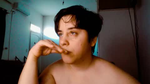 Almond online show from December 2025 08:49:02 PM