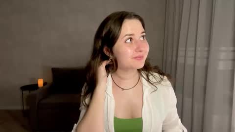 Anna online show from October 2025 10:33:02 PM