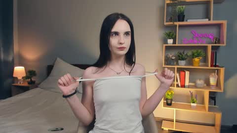 Alona online show from May 2026 07:08:01 PM