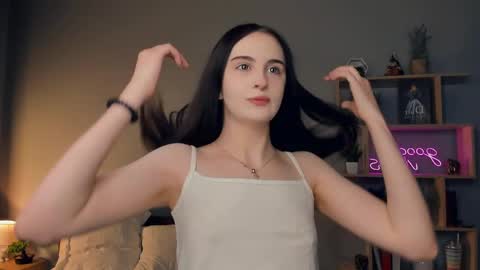 Alona online show from May 2026 06:46:01 PM