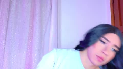 Hazel Bowie online show from March 2026 04:17:02 AM