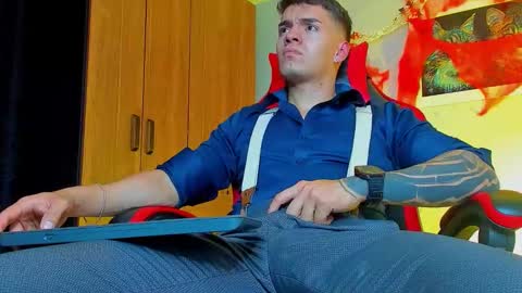 alpha_dominus_ online show from October 2025 05:08:02 AM