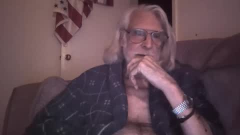 Snapshot of alphauniform chatting on April 2026 03:40:02 AM AlphaUniform online show from April 2026 03:40:02 AM