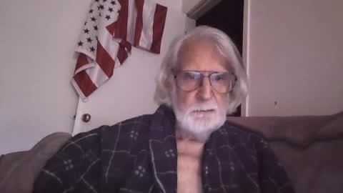 Snapshot of alphauniform chatting on April 2026 01:51:02 PM AlphaUniform online show from April 2026 01:51:02 PM