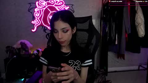 Snapshot of altsofie chatting on December 2024 08:37:02 AM Sofie Kimino online show from December 2024 08:37:02 AM