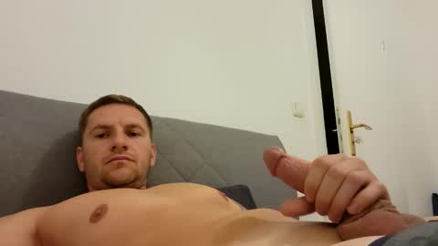 Snapshot of aluke95 chatting on October 2025 05:54:02 PM aluke95 online show from October 2025 05:54:02 PM