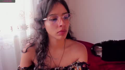 Snapshot of aluna_0310 chatting on December 2024 08:33:01 PM . . online show from December 2024 08:33:01 PM