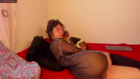 Snapshot of aluna_0310 chatting on January 2025 10:40:02 PM . . online show from January 2025 10:40:02 PM