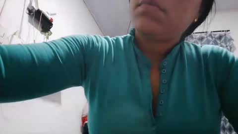 Snapshot of aly826805 chatting on October 2025 07:29:01 AM analia online show from October 2025 07:29:01 AM