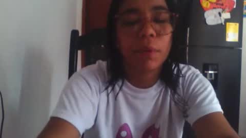 Snapshot of aly826805 chatting on November 2025 05:41:01 PM analia online show from November 2025 05:41:01 PM