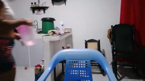 Snapshot of aly826805 chatting on November 2025 05:44:01 AM analia online show from November 2025 05:44:01 AM