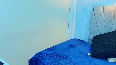 Snapshot of aly_smith_ chatting on September 2025 12:06:01 PM A L Y online show from September 2025 12:06:01 PM