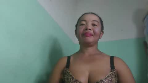 Snapshot of alypierette chatting on April 2026 03:04:02 AM alypierette online show from April 2026 03:04:02 AM
