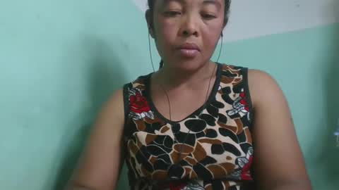 Snapshot of alypierette chatting on May 2026 02:24:02 PM alypierette online show from May 2026 02:24:02 PM