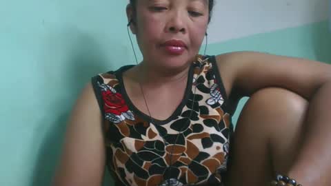 Snapshot of alypierette chatting on May 2026 06:09:02 AM alypierette online show from May 2026 06:09:02 AM
