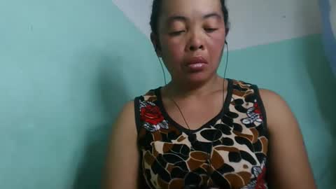 Snapshot of alypierette chatting on May 2026 06:40:02 AM alypierette online show from May 2026 06:40:02 AM