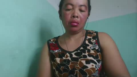 Snapshot of alypierette chatting on May 2026 07:39:02 AM alypierette online show from May 2026 07:39:02 AM