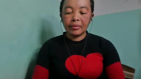 Snapshot of alypierette chatting on June 2026 05:35:02 PM alypierette online show from June 2026 05:35:02 PM