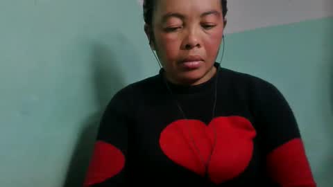 Snapshot of alypierette chatting on June 2026 06:18:02 PM alypierette online show from June 2026 06:18:02 PM