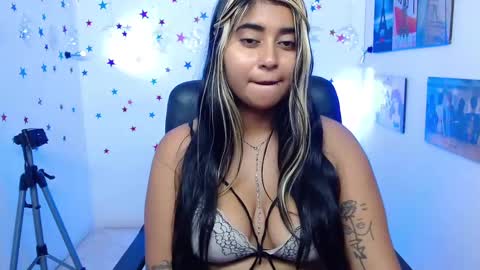 Snapshot of alyshachopra chatting on March 2025 07:04:02 AM ALYSHA online show from March 2025 07:04:02 AM