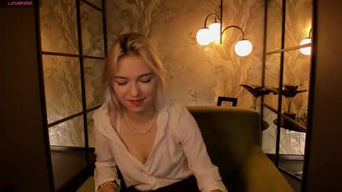 Alysia online show from October 2025 01:42:01 PM