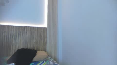 Alyson Clark0 online show from October 2025 06:15:02 PM