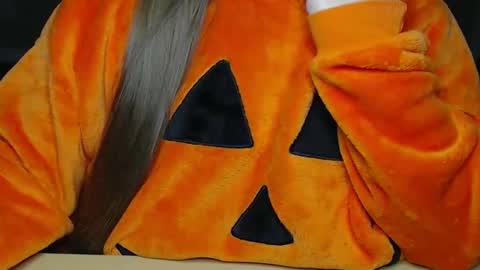 Snapshot of alyss_skye28 chatting on October 2025 01:48:02 AM Alyss Skye online show from October 2025 01:48:02 AM